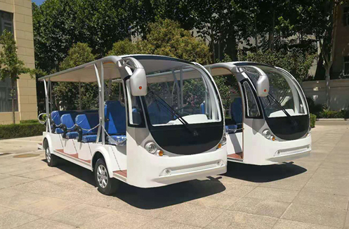 Los vehículos turísticos eléctricos se han convertido en un medio de transporte indispensable en las atracciones turísticas